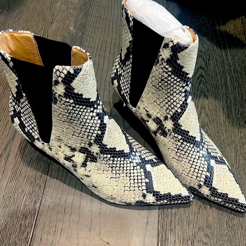 Brand new Joie snake skin booties